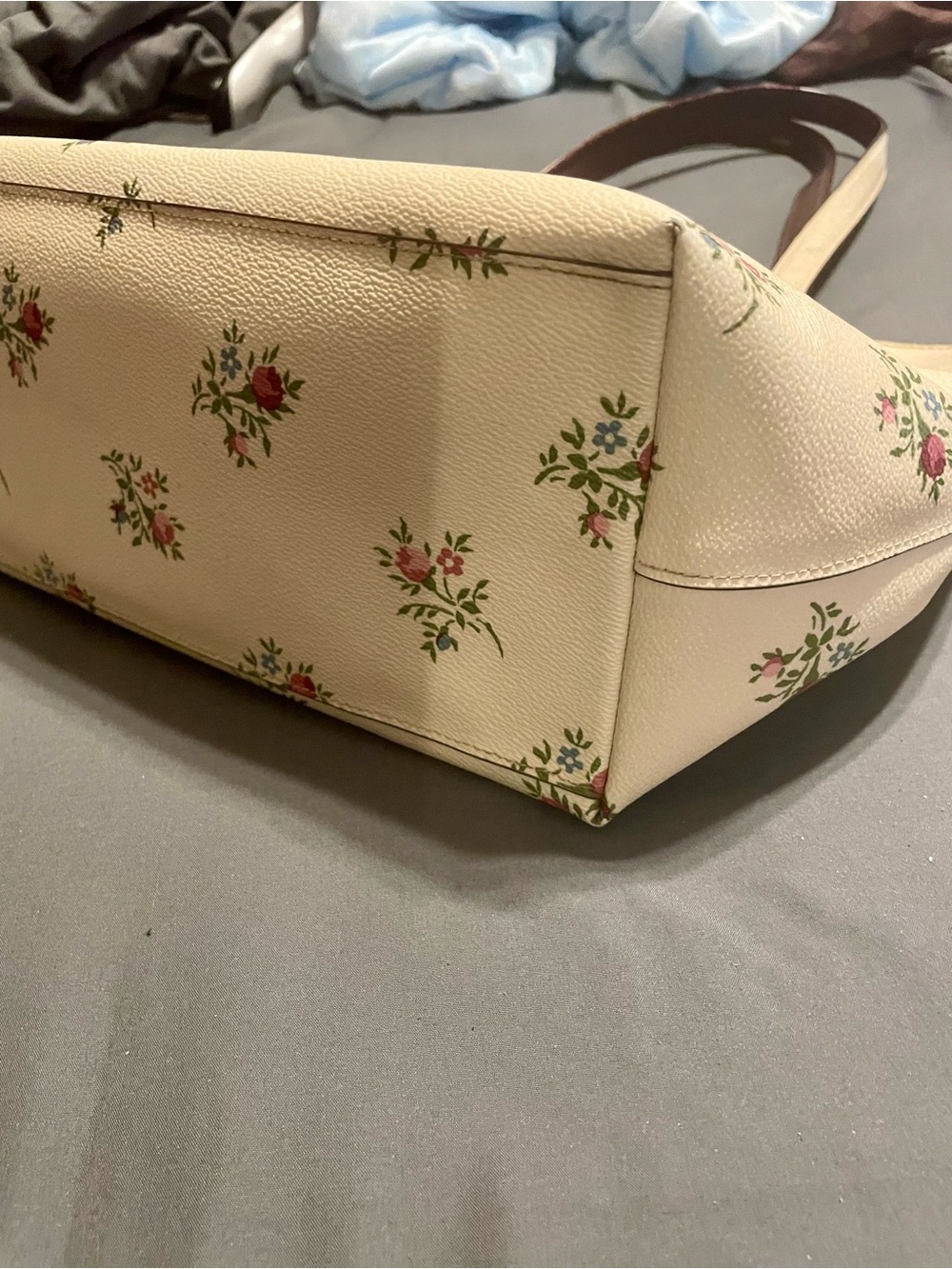 Coach Tote Bag in Cream with Pink Floral Print - Picture 3 of 16